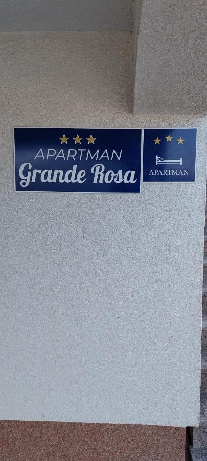 Grande Rosa Apartment Vrulje  Exterior photo