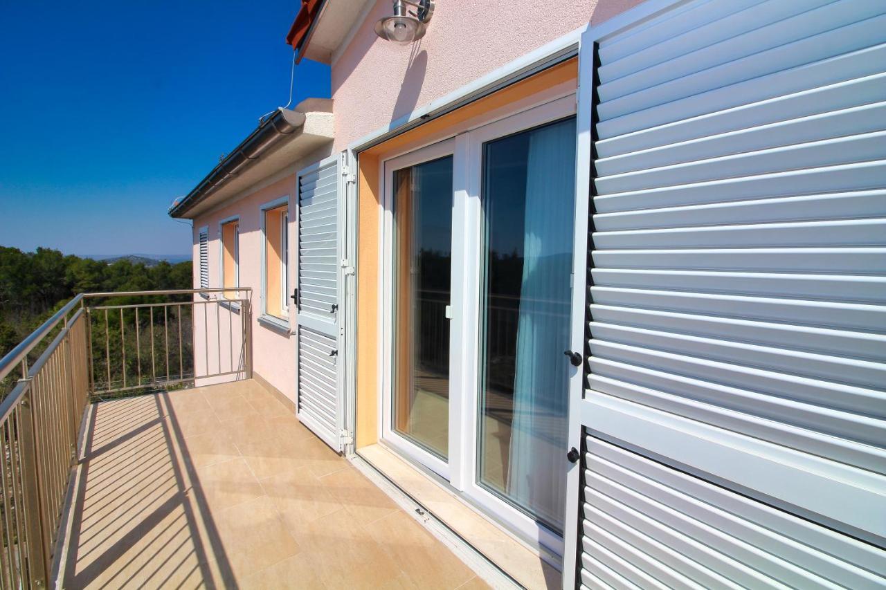 Grande Rosa Apartment Vrulje  Exterior photo